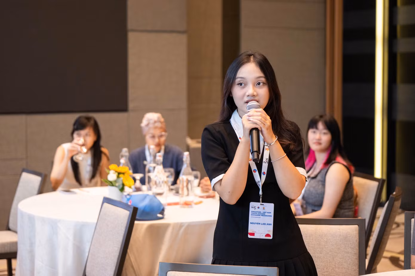 Lan Anh là đại biểu đại diện Việt Nam tham gia Đối thoại lãnh đạo trẻ Việt Nam – Singapore 2024.