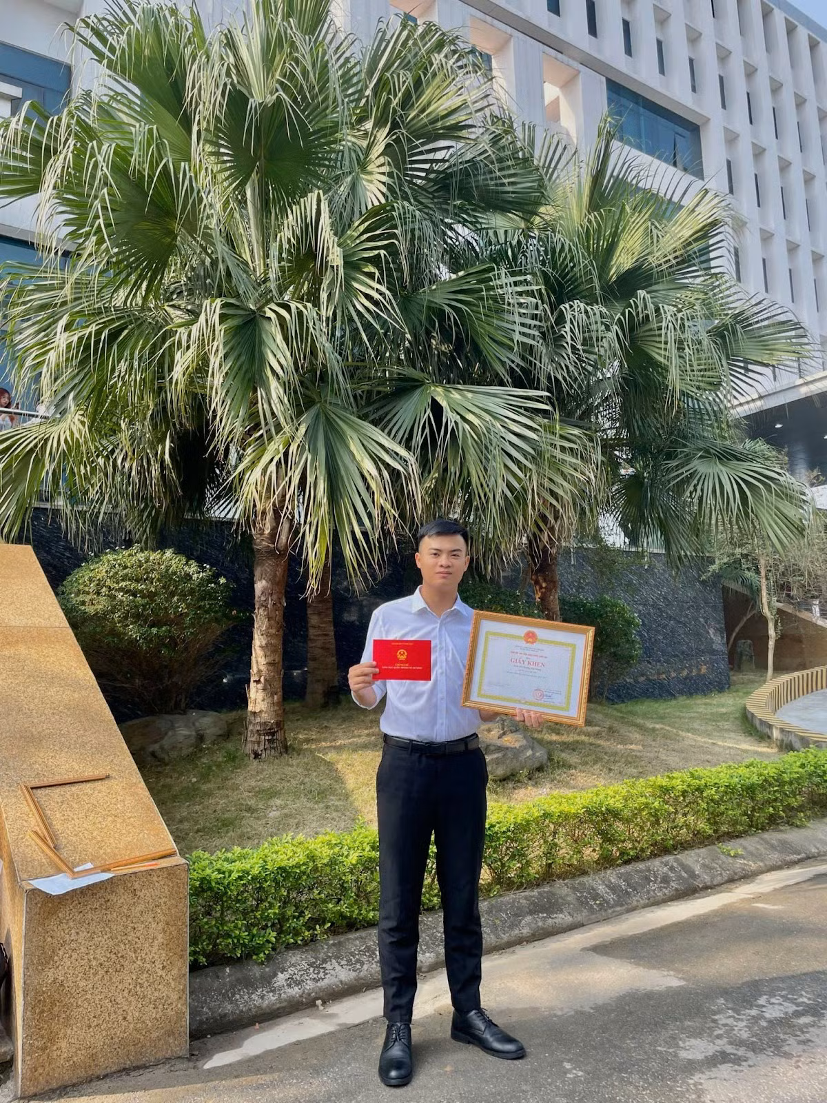 Tốt nghiệp trước thời hạn 6 tháng, một cột mốc đáng tự hào của Việt Hưng.