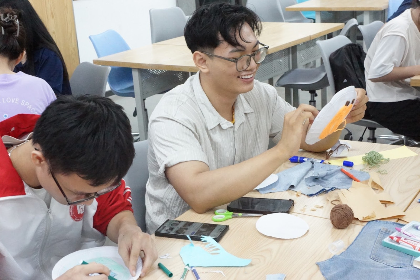 “Tái chế chỉ là một việc đơn giản trong suy nghĩ, còn hành động thì không phải ai cũng làm được” - Bảo Long chia sẻ.