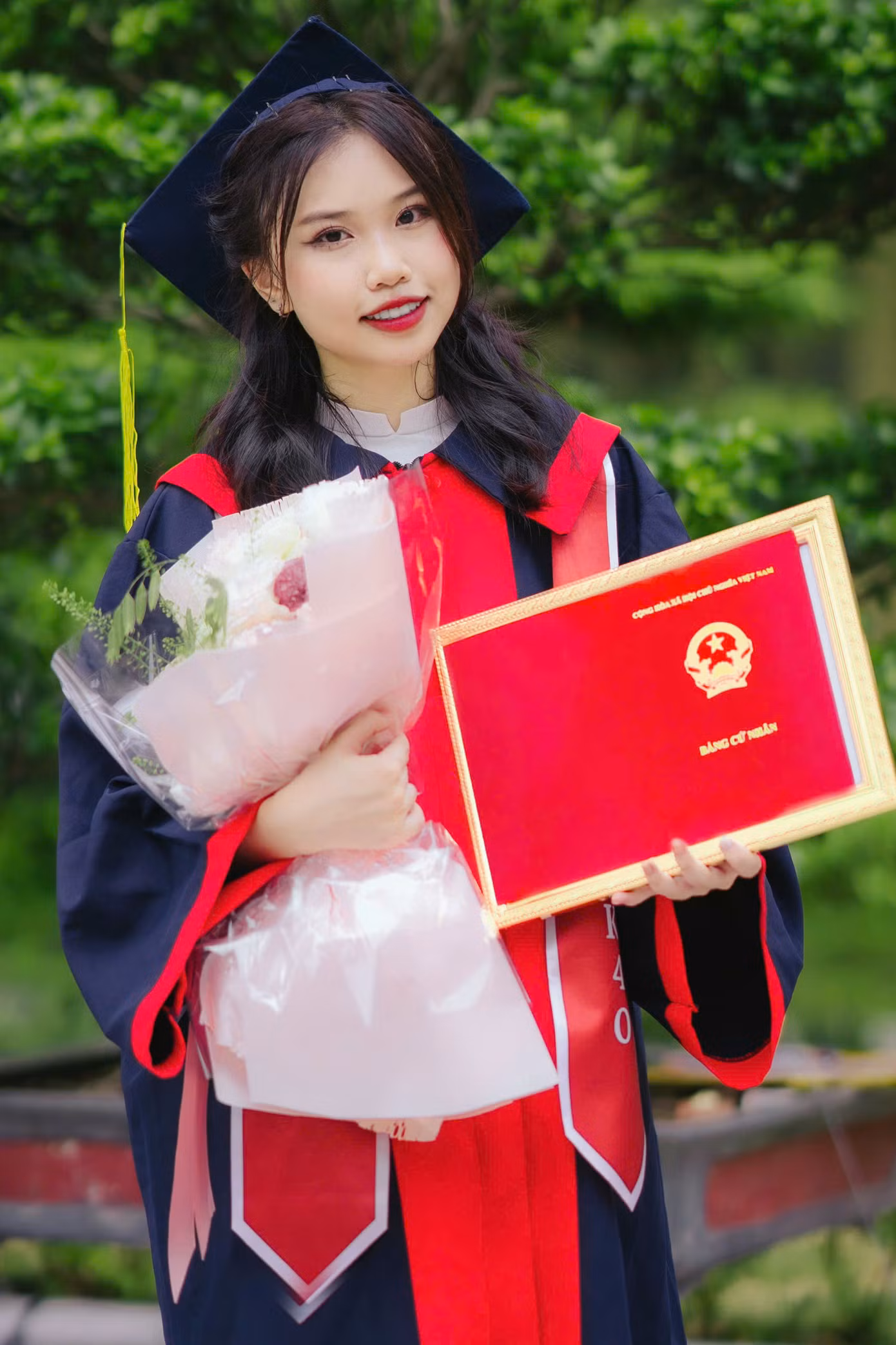Sau khi tốt nghiệp, Khánh Huyền hiện công tác tại Phòng Truyền thông và Quảng cáo, Tổng công ty Viễn thông Viettel.
