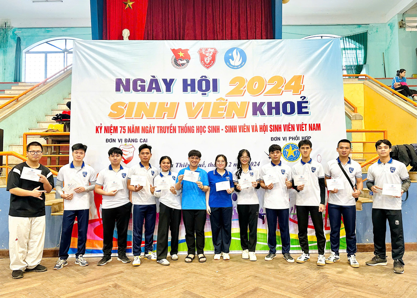 Tham gia các hoạt động ngoại khoá.