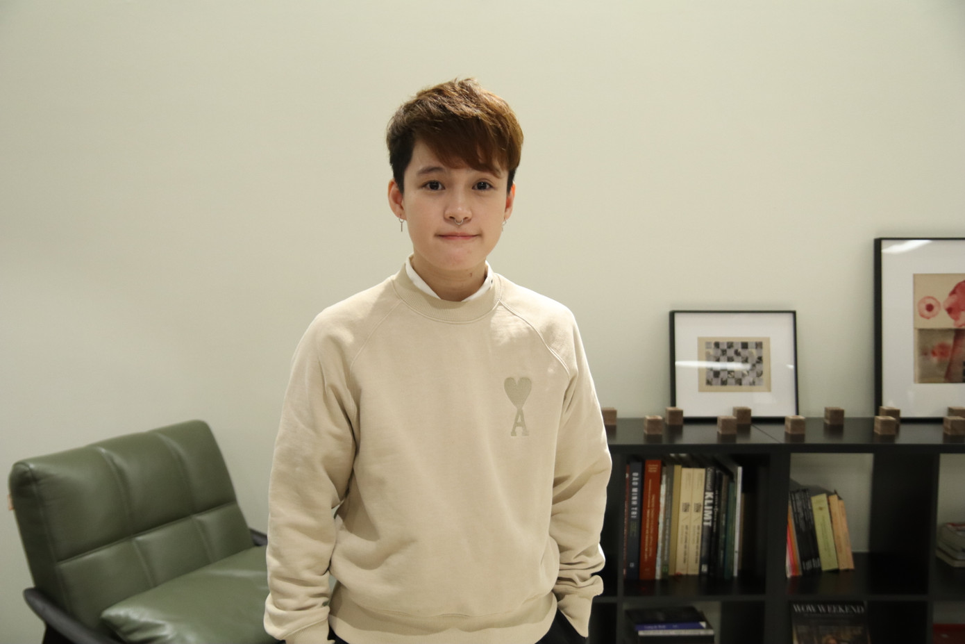 Vi Bui - Quản lý Giáo dục &amp; Chương trình Cộng đồng của Vietnam Art Collection (VAC).