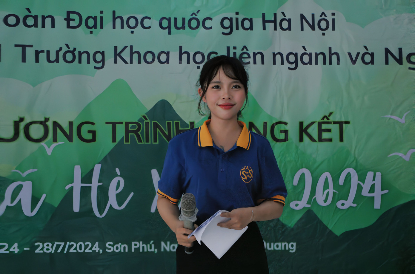 Trần Thị Ngọc Anh là sinh viên năm thứ tư ngành Quản trị thương hiệu, Trường Khoa học liên ngành và Nghệ thuật, Đại học Quốc gia Hà Nội (VNU-SIS). Trần Thị Ngọc Anh là sinh viên năm thứ tư ngành Quản trị thương hiệu, Trường Khoa học liên ngành và Nghệ thuật, Đại học Quốc gia Hà Nội (VNU-SIS).