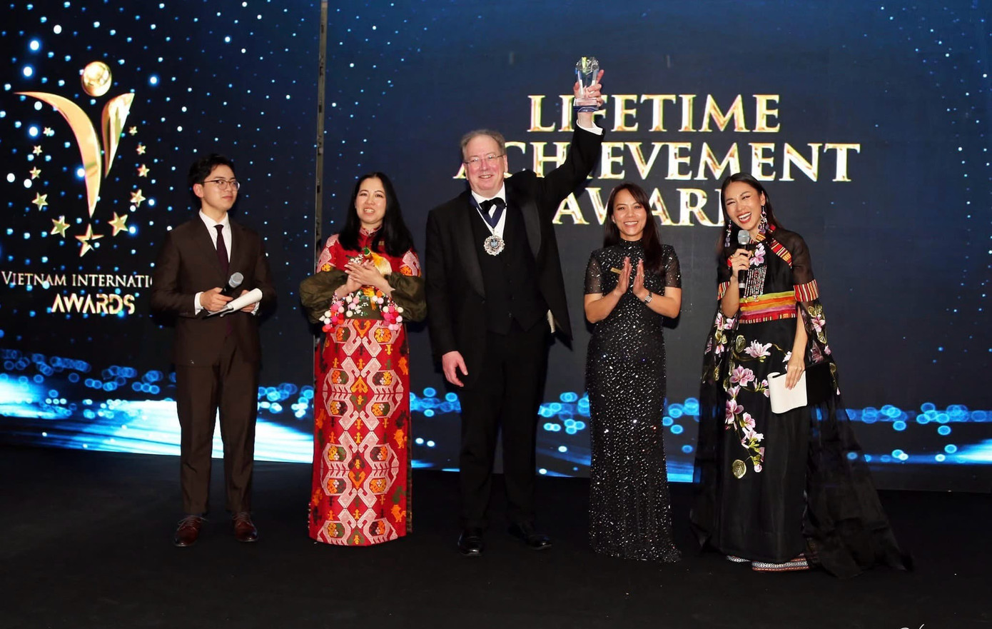 Nguyễn Thành Hưng, một người trẻ đầy nhiệt huyết, luôn khát khao đóng góp vào sự phát triển của đất nước bằng cách lan tỏa và quảng bá những giá trị văn hóa đặc sắc của Việt Nam.