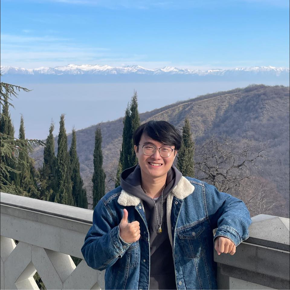 Thành Tài công tác tại Georgia, một quốc gia Đông Âu giáp Nga, trải nghiệm môi trường làm việc quốc tế và mở rộng hiểu biết về khu vực. Thành Tài công tác tại Georgia, một quốc gia Đông Âu giáp Nga, trải nghiệm môi trường làm việc quốc tế và mở rộng hiểu biết về khu vực.