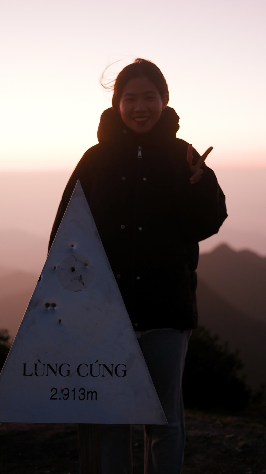 Ngoài ra, Phương Anh cũng yêu thích hoạt động leo núi cùng bạn bè. Cô chia sẻ cảm giác chinh phục được mỗi ngọn núi thực sự rất hạnh phúc. Ngoài ra, Phương Anh cũng yêu thích hoạt động leo núi cùng bạn bè. Cô chia sẻ cảm giác chinh phục được mỗi ngọn núi thực sự rất hạnh phúc.