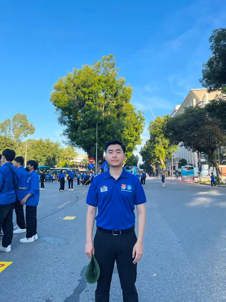 Mạnh Hùng tham gia Chương trình Lễ xuất quân Chiến dịch thanh niên tình nguyện “Mùa hè xanh” năm 2024.