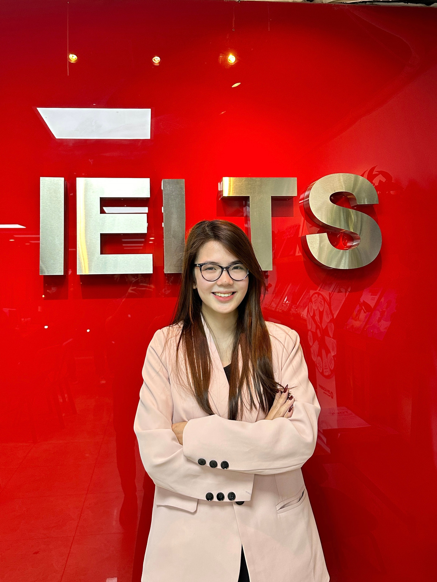 Mạc Thị Nguyệt Minh - sinh viên năm 3 ngành Quan hệ công chúng, Đại học Kinh tế Quốc dân. Mạc Thị Nguyệt Minh - sinh viên năm 3 ngành Quan hệ công chúng, Đại học Kinh tế Quốc dân.