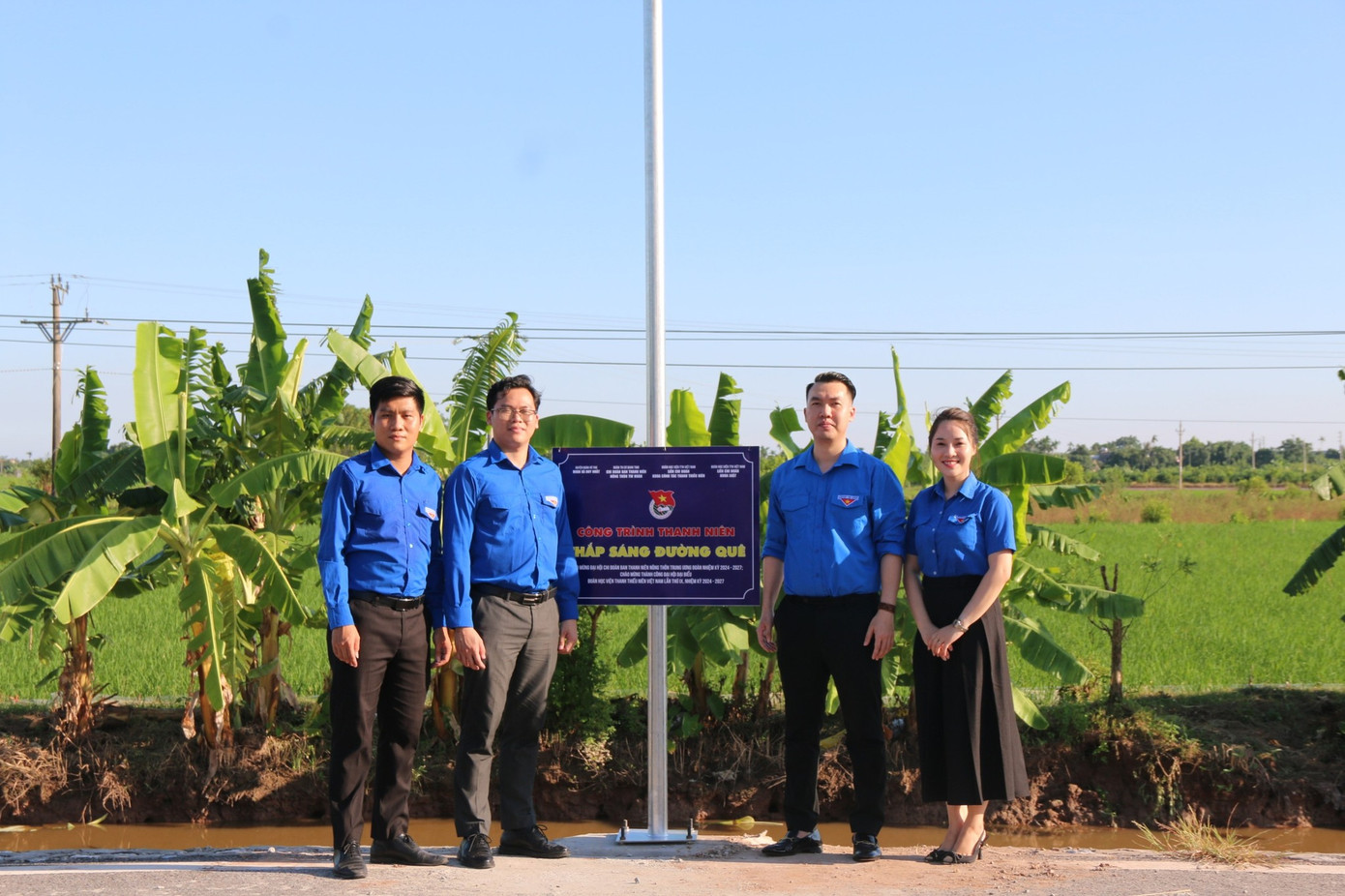 Giảng viên, sinh viên Học viện Thanh thiếu niên tích cực tham gia các hoạt động tình nguyện. Giảng viên, sinh viên Học viện Thanh thiếu niên tích cực tham gia các hoạt động tình nguyện.