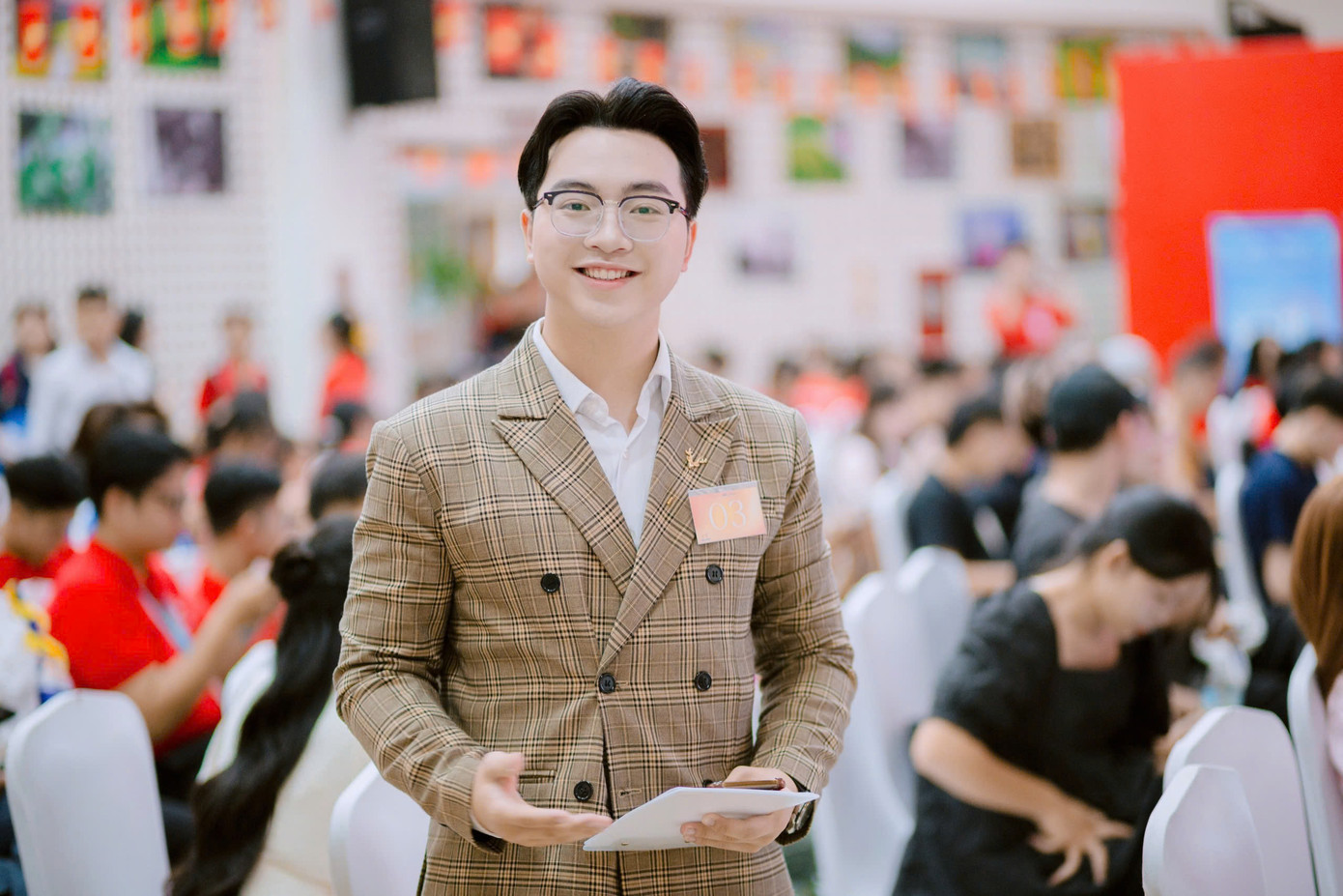 Chính quá trình được học, được sửa, được thử lại đã giúp Minh Quân tiến từng bước nhỏ và dần trọn vẹn hơn với chính mình trên sân khấu.