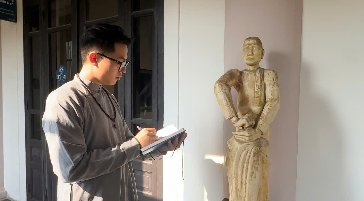 Nhanh chóng phát hiện các yếu tố “nhiễu”, Gia Khánh đã xây dựng một kế hoạch hoàn chỉnh cho bản thân để có thể cân bằng giữa học tập - vui chơi - nghỉ ngơi dịp Tết. Nhanh chóng phát hiện các yếu tố “nhiễu”, Gia Khánh đã xây dựng một kế hoạch hoàn chỉnh cho bản thân để có thể cân bằng giữa học tập - vui chơi - nghỉ ngơi dịp Tết.