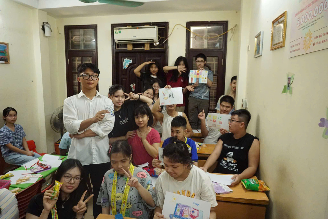 Hình ảnh hoạt động workshop cho các em nhỏ tại Trung tâm Phúc Tuệ. Hình ảnh hoạt động workshop cho các em nhỏ tại Trung tâm Phúc Tuệ.