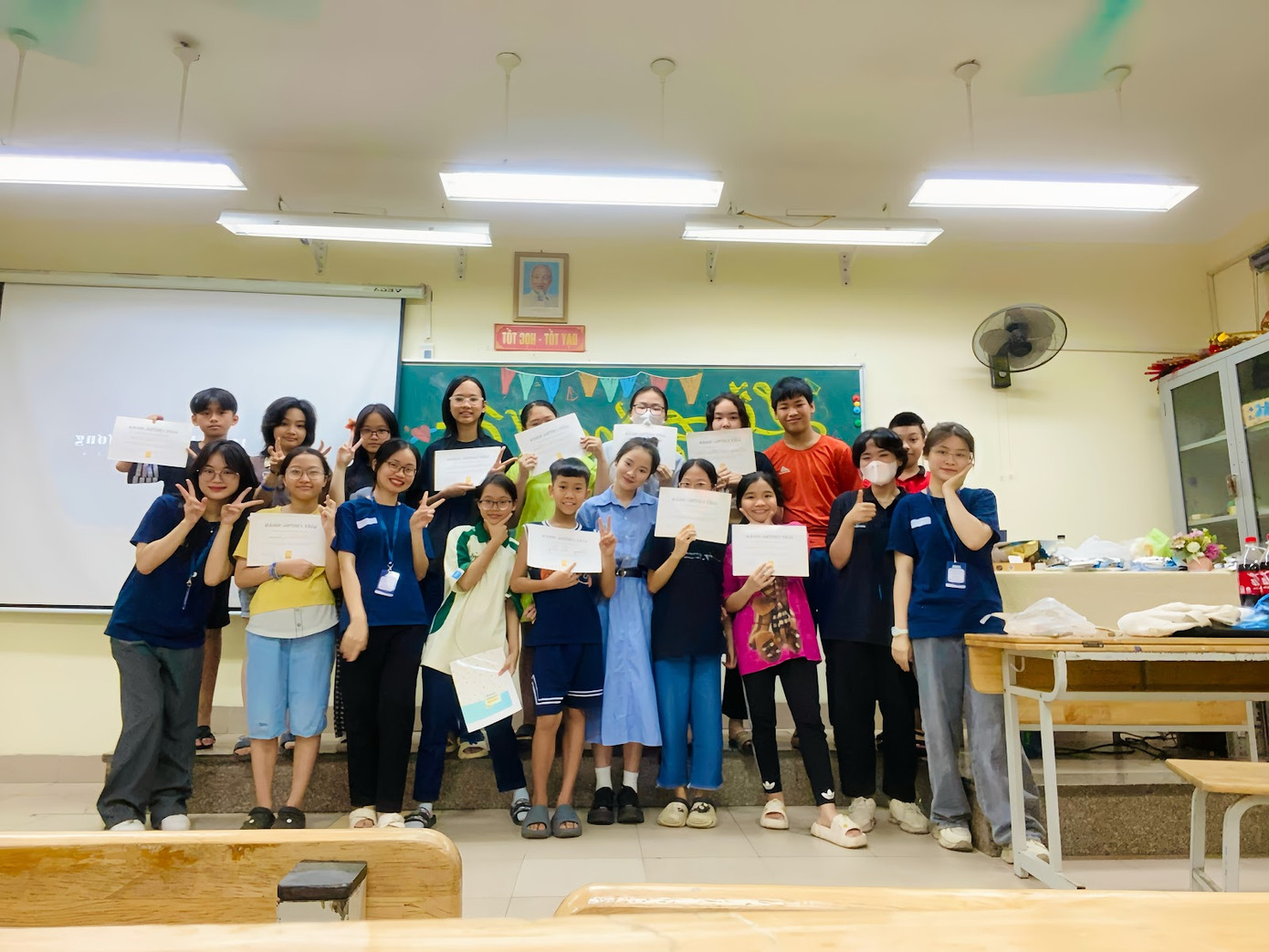 Trang Nhung tham gia chương trình dạy học tình nguyện Hyundai Jump School năm học 2023-2024. Trang Nhung tham gia chương trình dạy học tình nguyện Hyundai Jump School năm học 2023-2024.