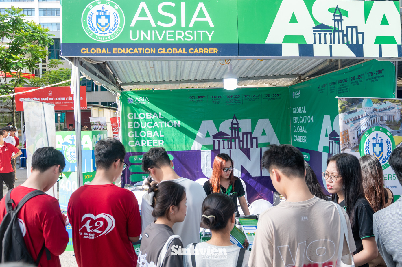 Chương trình cử nhân quốc tế của Asia Vietnam thu hút sự quan tâm của các sĩ tử.