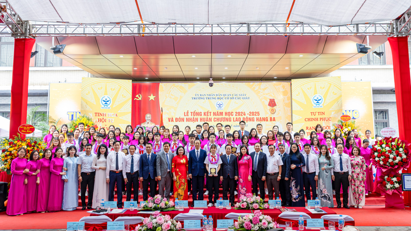 Với phương châm “Thử thách không phải rào cản mà là đòn bẩy để bứt phá”, việc đón nhận Huân chương Lao động hạng Ba là động lực to lớn để thầy và trò Trường THCS Cầu Giấy tiếp tục phát huy những thành tựu đã đạt được, không ngừng đổi mới, sáng tạo, khẳng định vững chắc vị thế của một trong những cơ sở giáo dục hàng đầu của Thủ đô và cả nước.