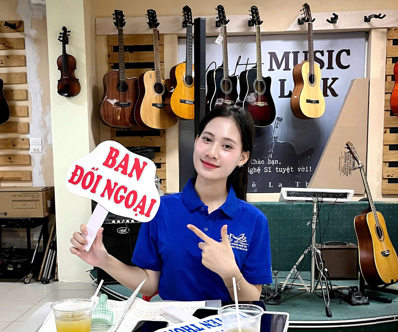 Linh hiện đang giữ vị trưởng ban Đối ngoại của Hội Đồng Hương Nghệ Tĩnh của trường Đại học Văn hóa Hà Nội. Linh hiện đang giữ vị trưởng ban Đối ngoại của Hội Đồng Hương Nghệ Tĩnh của trường Đại học Văn hóa Hà Nội.