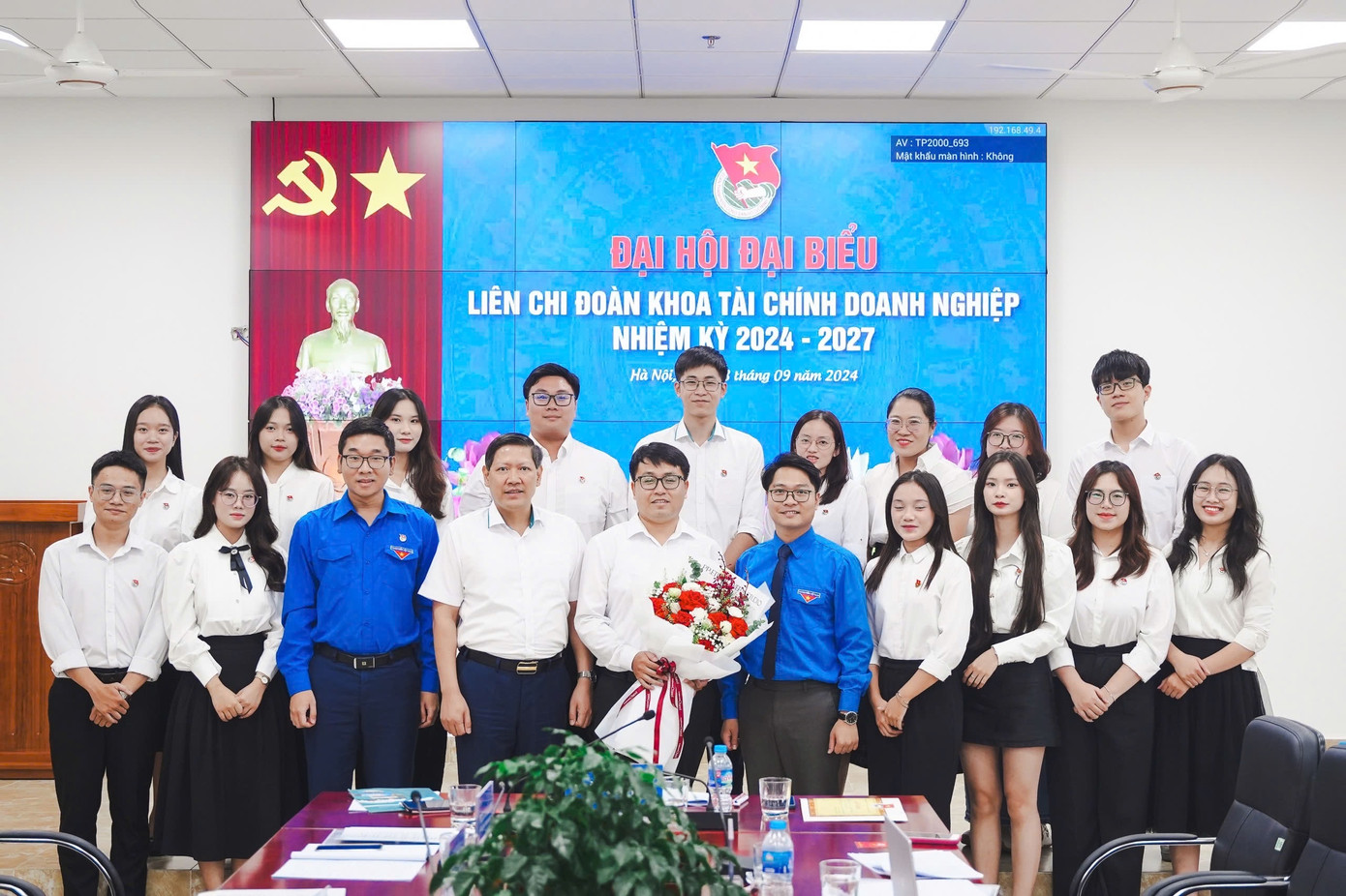 Hoàng Anh trúng cử Phó Bí thư Ban chấp hành Liên chi đoàn Khoa Tài chính doanh nghiệp.