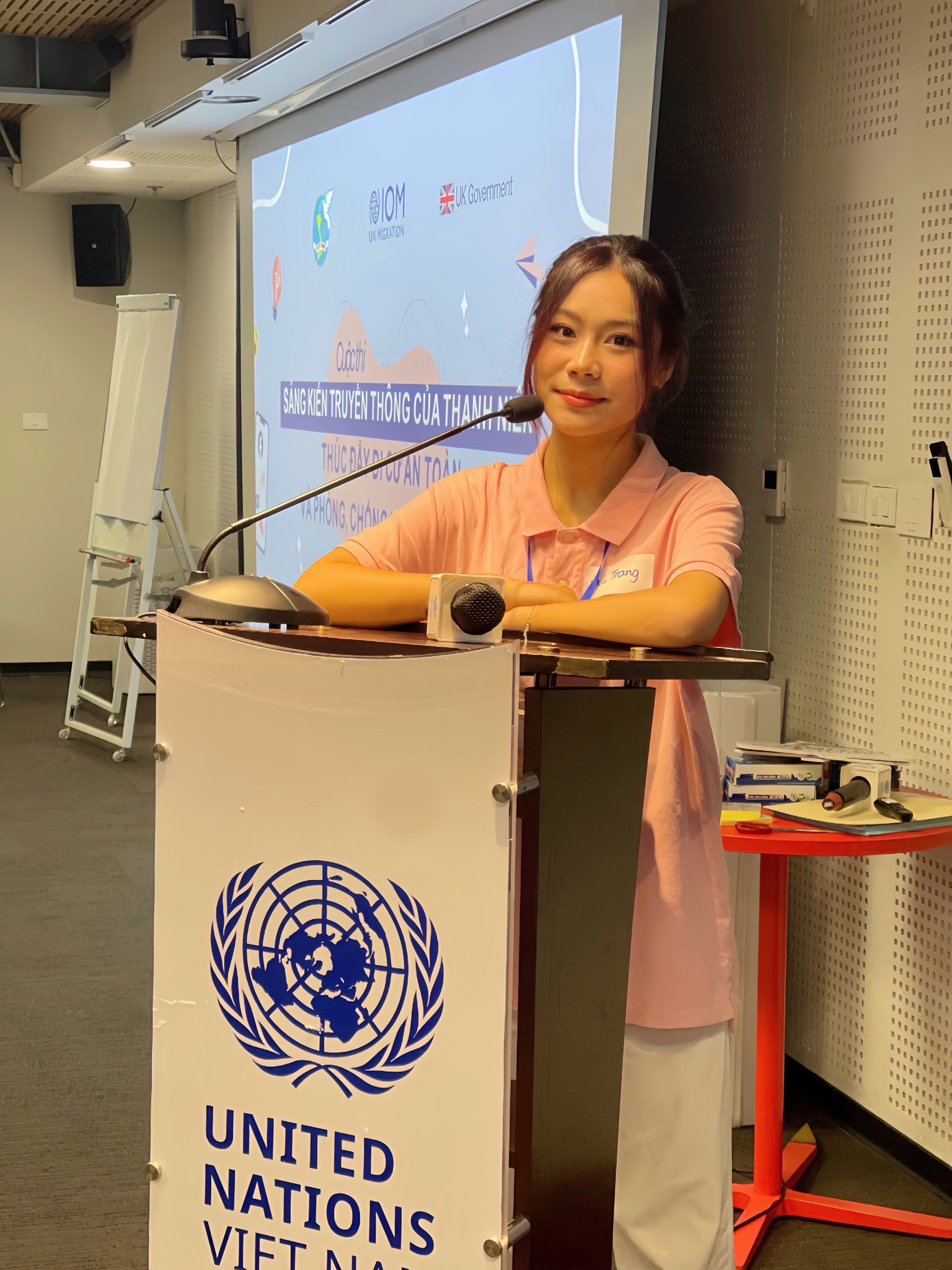 Thu Trang yêu thích các hoạt động cộng đồng. Thu Trang yêu thích các hoạt động cộng đồng.