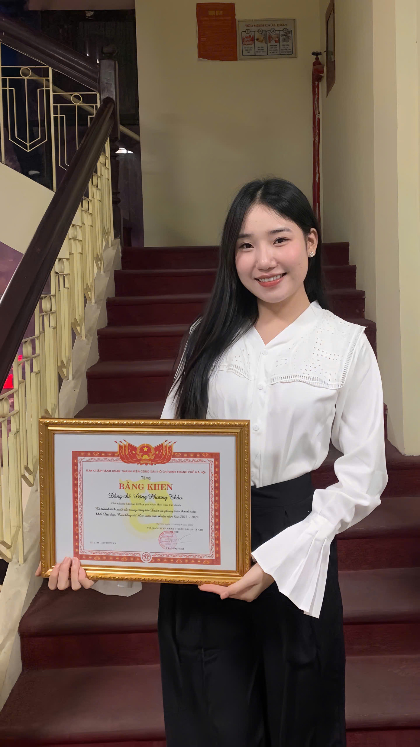 Phương Thảo từng đạt danh hiệu Gương mặt sinh viên tiêu biểu Học viện Tài chính năm 2024. Phương Thảo từng đạt danh hiệu Gương mặt sinh viên tiêu biểu Học viện Tài chính năm 2024.