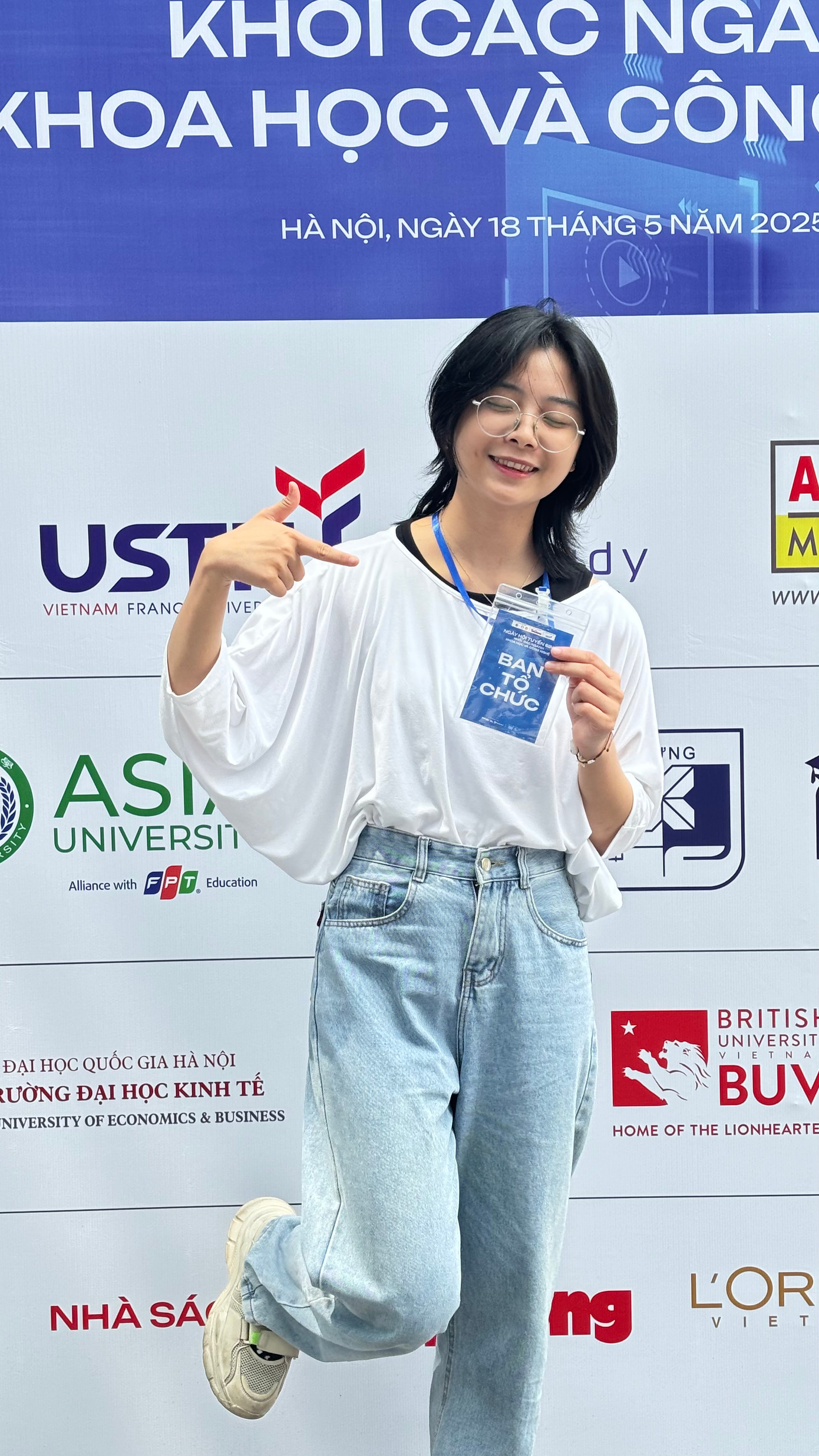 Huệ Anh tại sự kiện của Báo Tiền Phong. Huệ Anh tại sự kiện của Báo Tiền Phong.