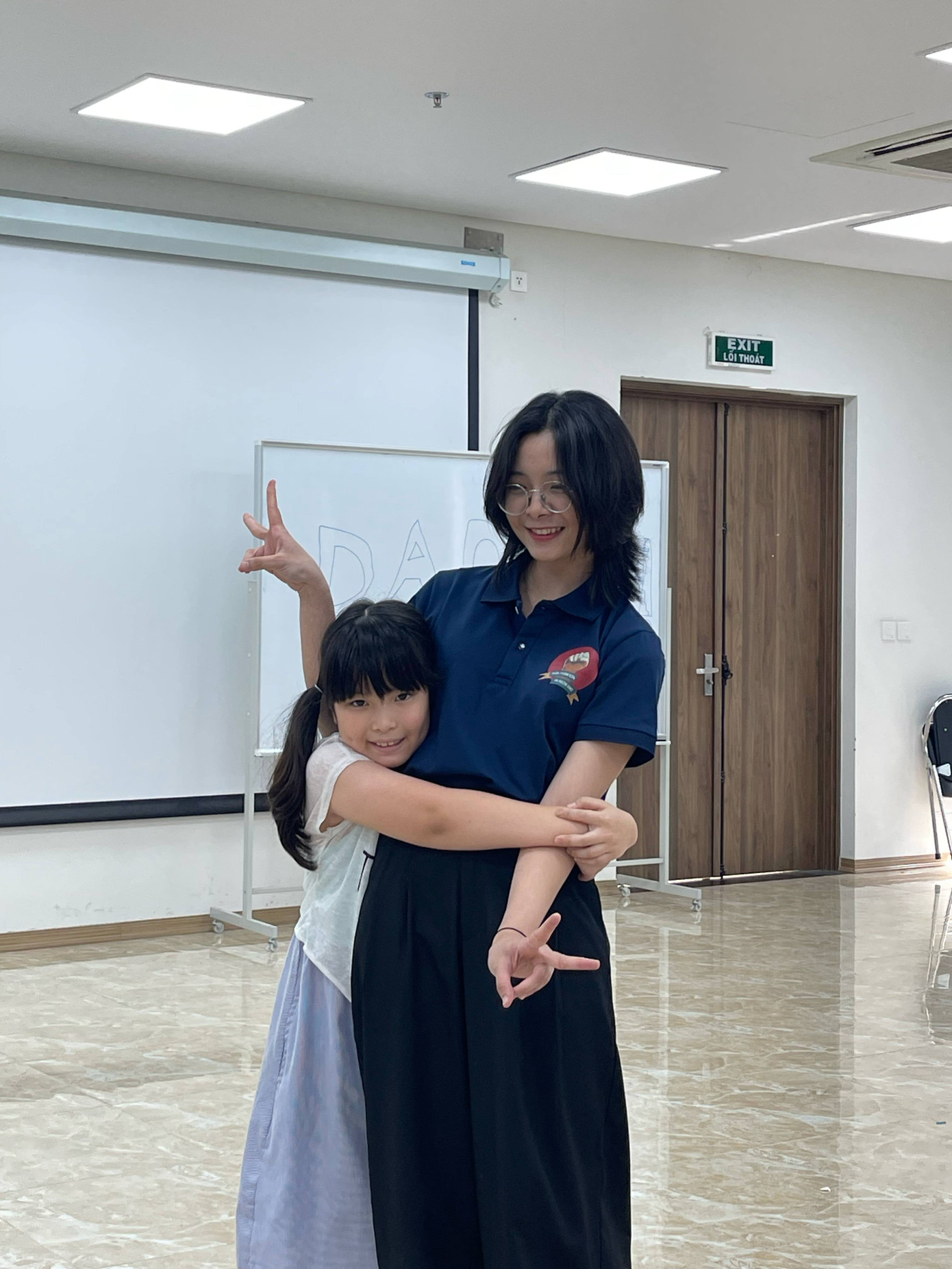 Huệ Anh tại Trại hè Học viện Ngoại giao. Huệ Anh tại Trại hè Học viện Ngoại giao.