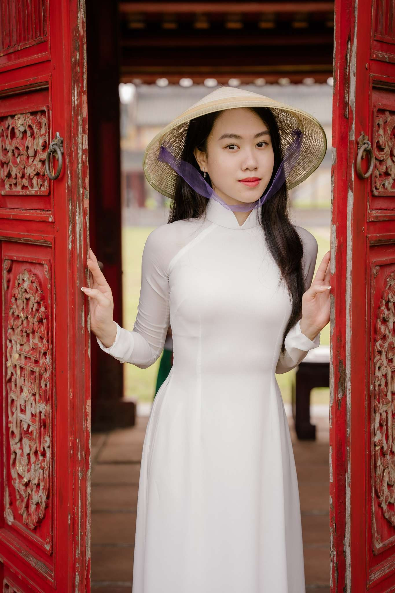 Đinh Diệu Anh – sinh viên năm tư của Trường Đại học Ngoại thương – là người vinh dự được chọn để tặng hoa chào mừng Thủ tướng New Zealand. Đinh Diệu Anh – sinh viên năm tư của Trường Đại học Ngoại thương – là người vinh dự được chọn để tặng hoa chào mừng Thủ tướng New Zealand.