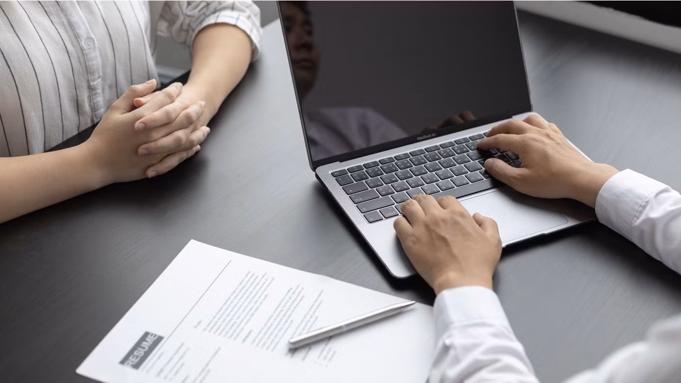 Nhiều sinh viên chia sẻ khó khăn lớn nhất trong việc viết CV đến từ việc thiếu kinh nghiệm, không biết nên viết gì trong CV.