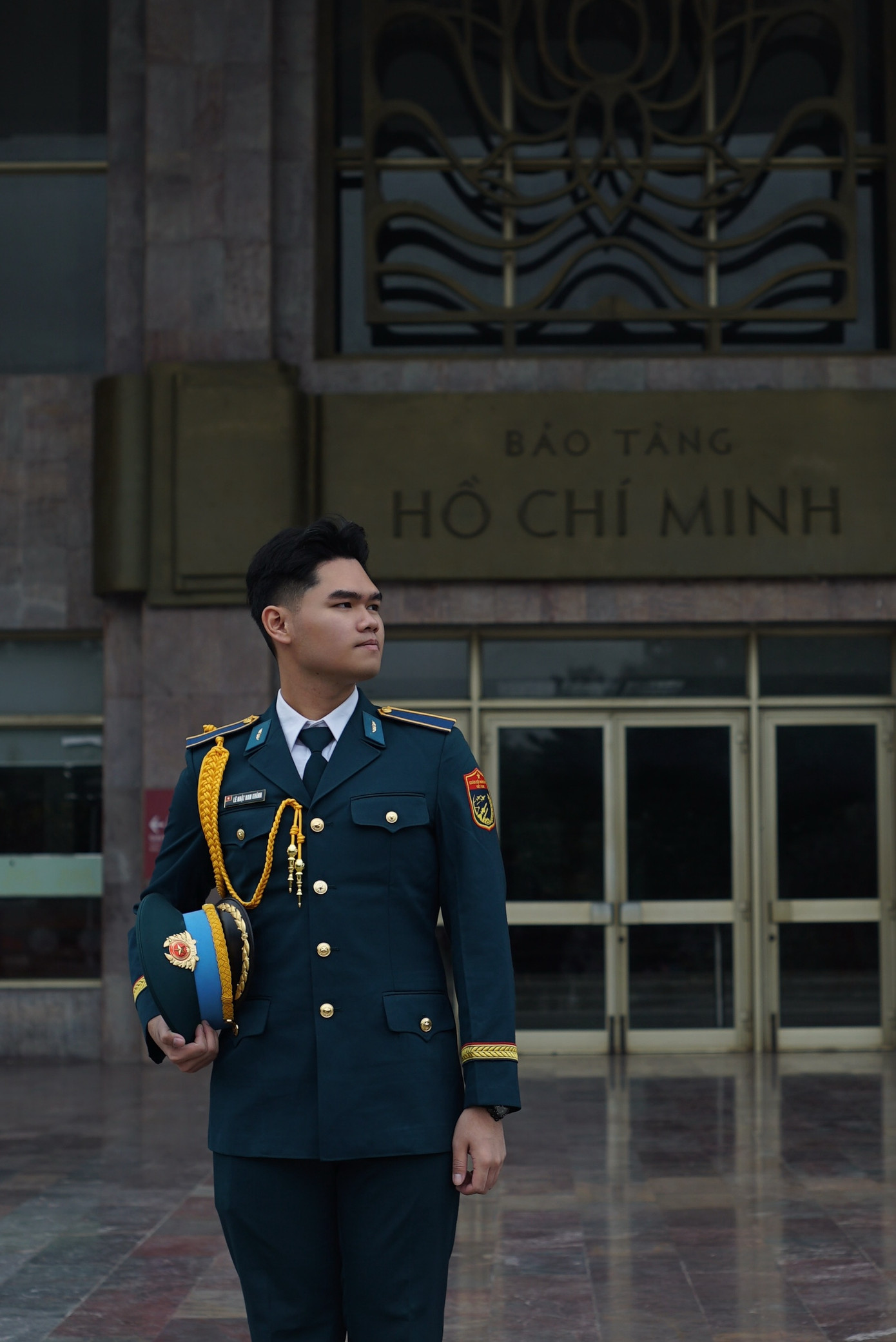 “Hãy trải nghiệm khi còn có thể, nhưng đừng bao giờ quên đi để trở về”, Nam Khánh chia sẻ. “Hãy trải nghiệm khi còn có thể, nhưng đừng bao giờ quên đi để trở về”, Nam Khánh chia sẻ.