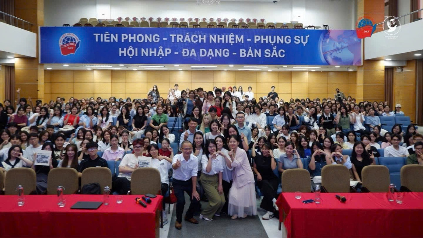 Sinh viên Khoa Chính trị Quốc tế và Ngoại giao, Học viện Ngoại giao có nhiều trải nghiệm độc đáo và cơ hội phát triển toàn diện.