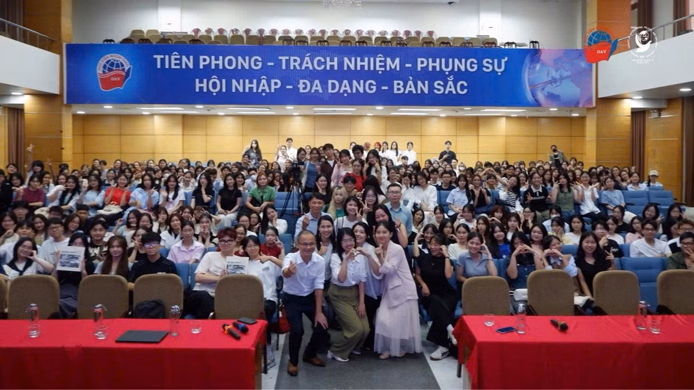 Sinh viên Khoa Chính trị Quốc tế và Ngoại giao, Học viện Ngoại giao có nhiều trải nghiệm độc đáo và cơ hội phát triển toàn diện.