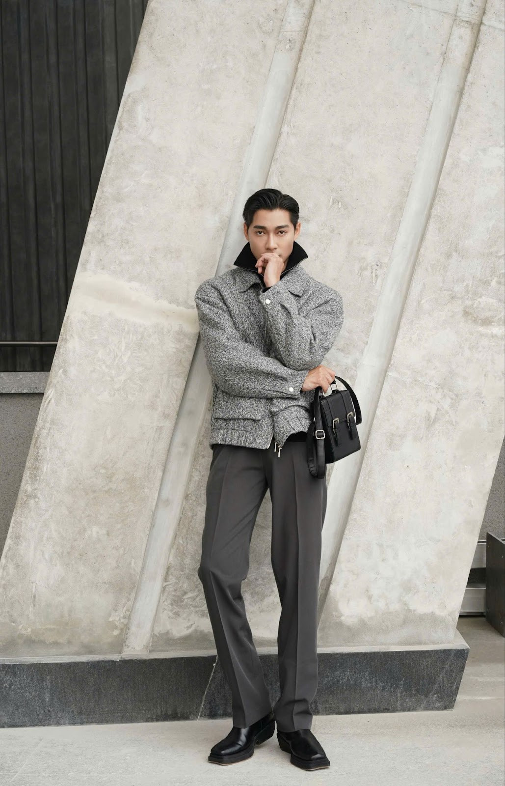 Võ Phi Minh đam mê nhiếp ảnh thời trang, đặc biệt là chụp mẫu trong những bộ trang phục hiện đại, sáng tạo, thể hiện tài năng và cái nhìn độc đáo về phong cách và vẻ đẹp thời trang.