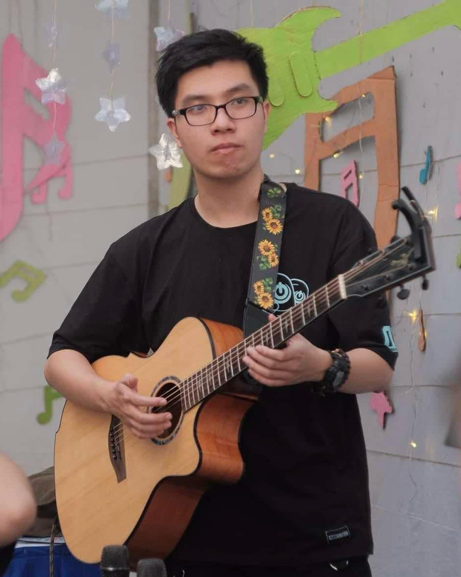 Bên cạnh học tập và nghiên cứu, Văn Thành là cựu Phó Chủ nhiệm Passion Club - CLB Nghệ thuật của VNU-UET.