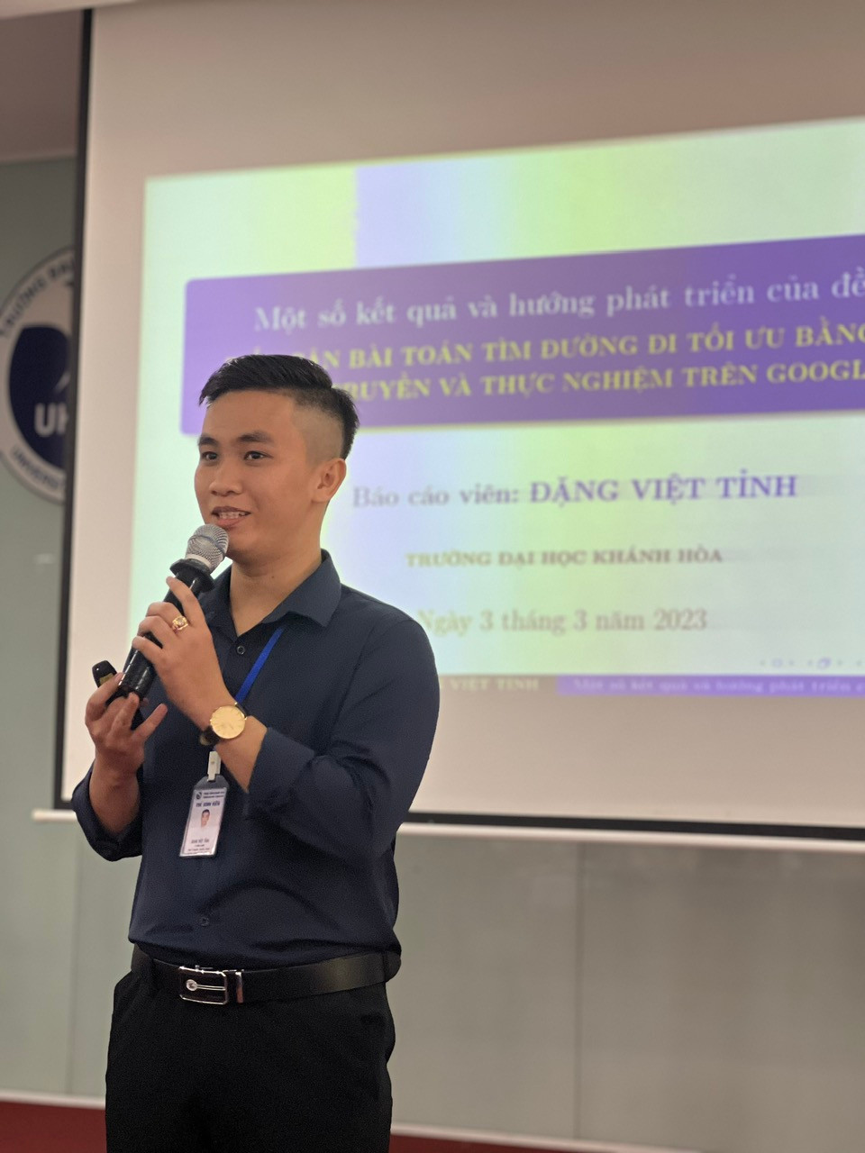 Việt Tỉnh trình bày báo cáo tại Hội nghị Sinh viên nghiên cứu khoa học năm học 2023-2024, chia sẻ kết quả nghiên cứu và đóng góp tri thức chuyên ngành. Việt Tỉnh trình bày báo cáo tại Hội nghị Sinh viên nghiên cứu khoa học năm học 2023-2024, chia sẻ kết quả nghiên cứu và đóng góp tri thức chuyên ngành.