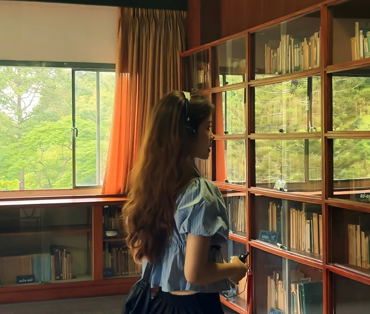 Anh Thư thích thú với tính tiện lợi của hình thức đọc hiện đại qua audiobook (Ảnh NVCC) Anh Thư thích thú với tính tiện lợi của hình thức đọc hiện đại qua audiobook (Ảnh NVCC)