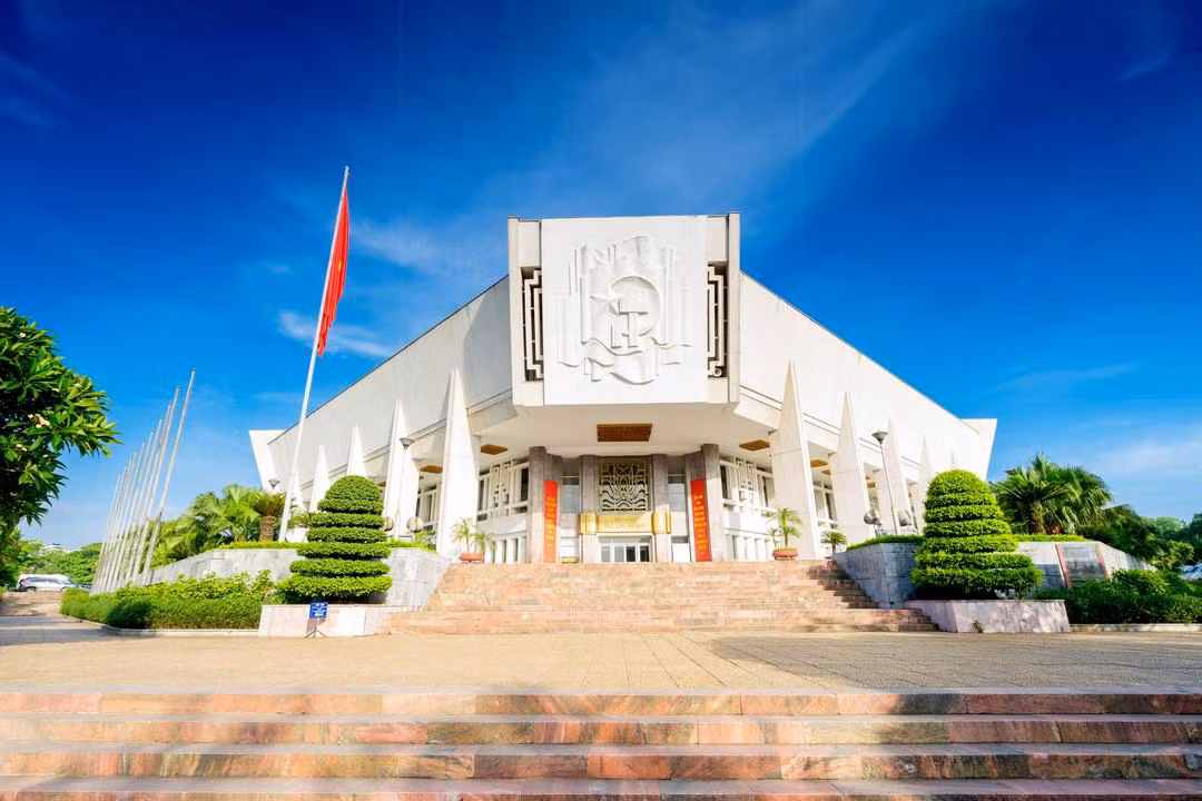 Bảo tàng Hồ Chí Minh.