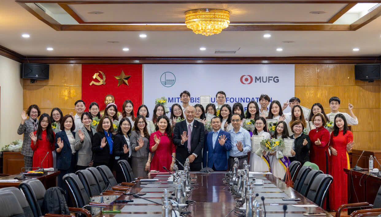 Việt Tùng xuất sắc nhận học bổng “Mitsubishi UFJ Foundation Scholarship”.