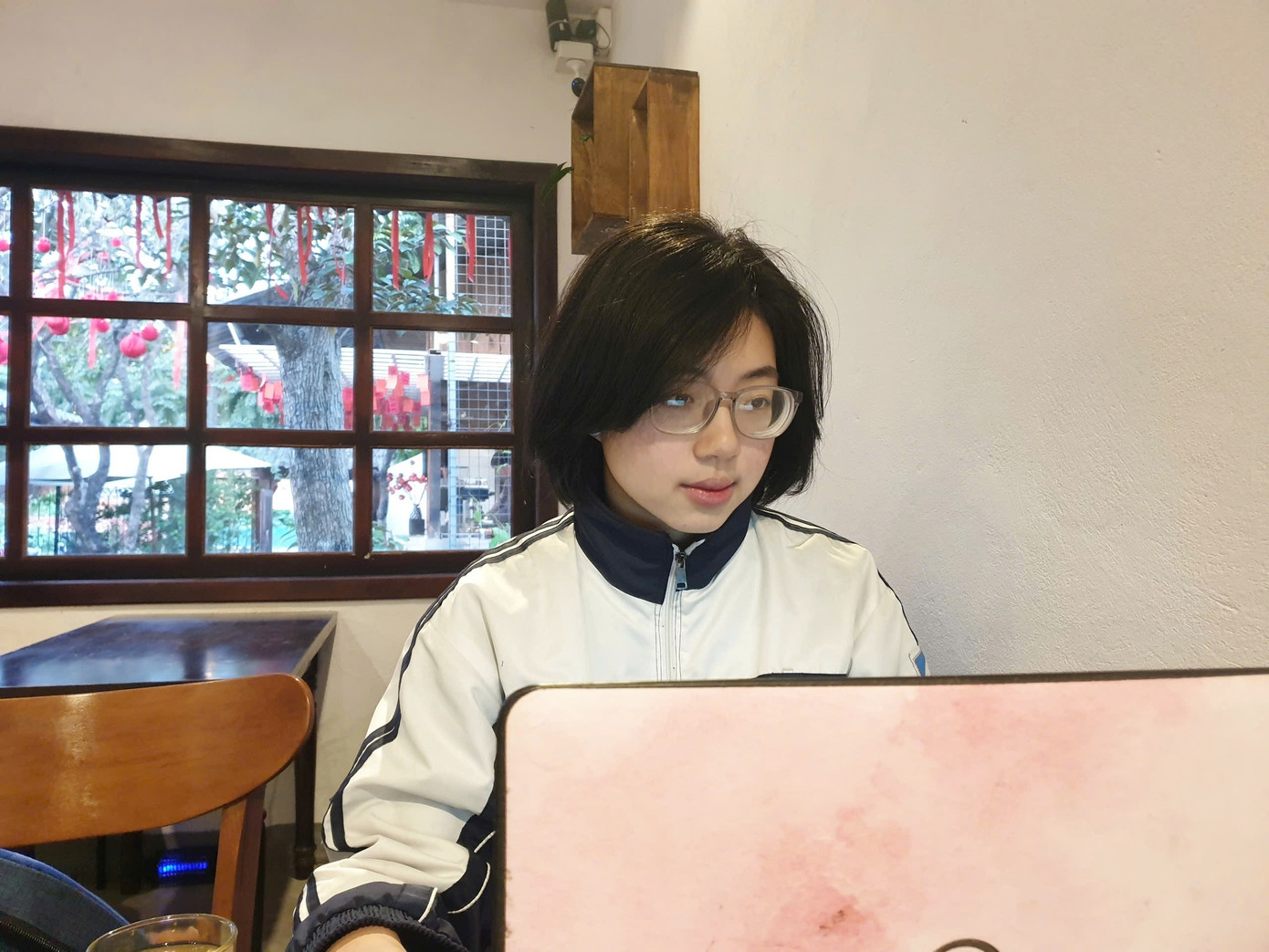 Trong những ngày cận kề Tết Nguyên đán, Minh Tâm vẫn giữ “lửa” học tập. Trong những ngày cận kề Tết Nguyên đán, Minh Tâm vẫn giữ “lửa” học tập.