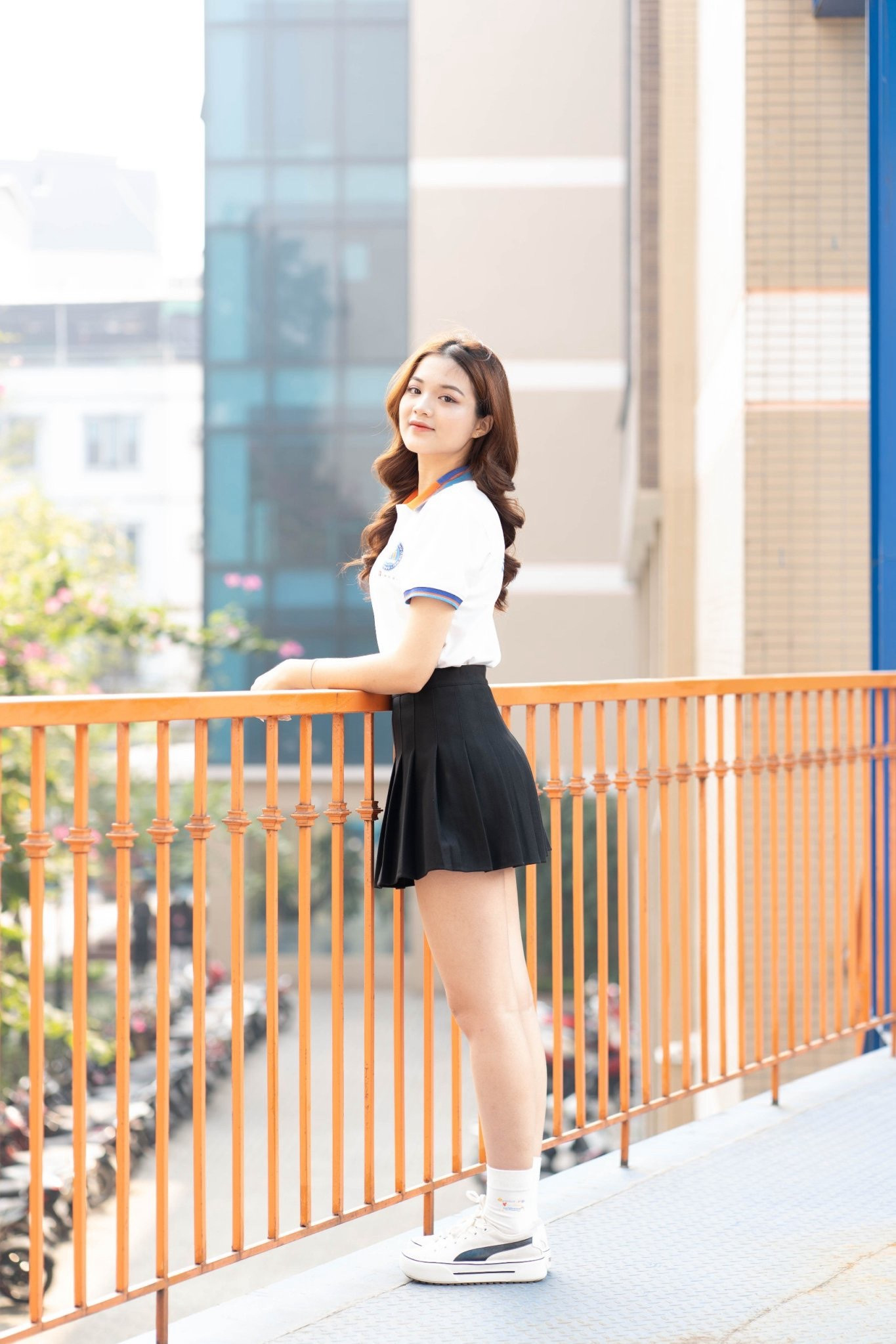 Sáng học tập, tối làm việc – 30km trong một ngày cho hai công việc, nhưng nụ cười luôn ở trên môi Thu. Sáng học tập, tối làm việc – 30km trong một ngày cho hai công việc, nhưng nụ cười luôn ở trên môi Thu.