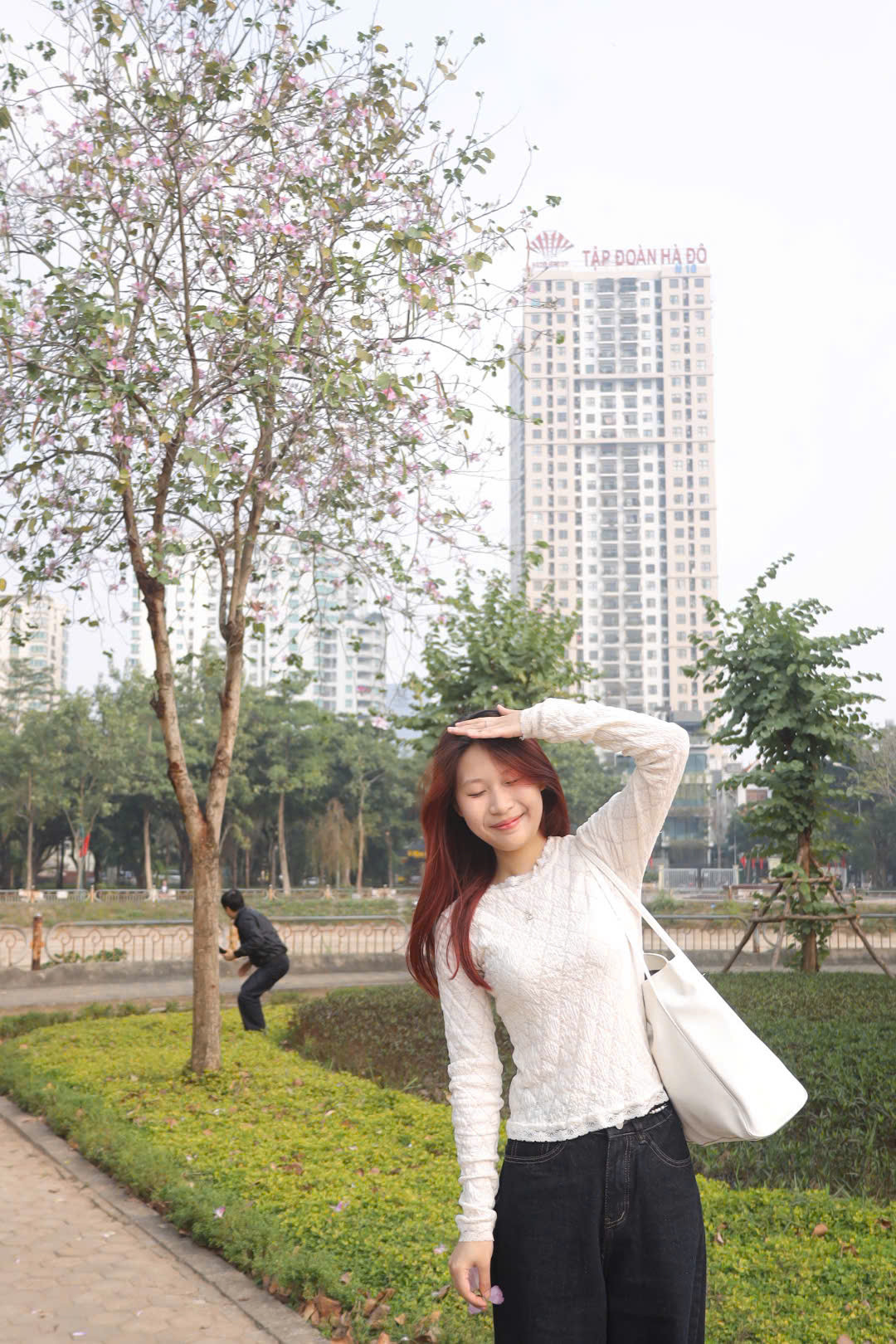 Hồ Linh, sinh viên năm 3 trường Đại học Thương mại. Hồ Linh, sinh viên năm 3 trường Đại học Thương mại.