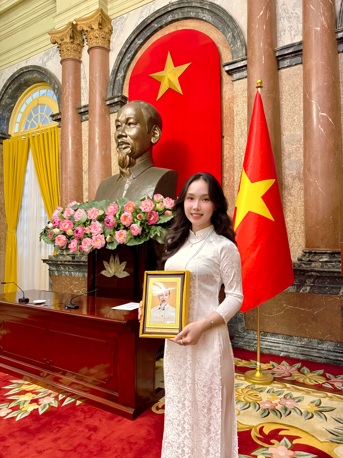 Bảo Nhi tham dự chương trình Gặp mặt 95 nữ đảng viên tiêu biểu Thủ đô tại Phủ Chủ tịch.