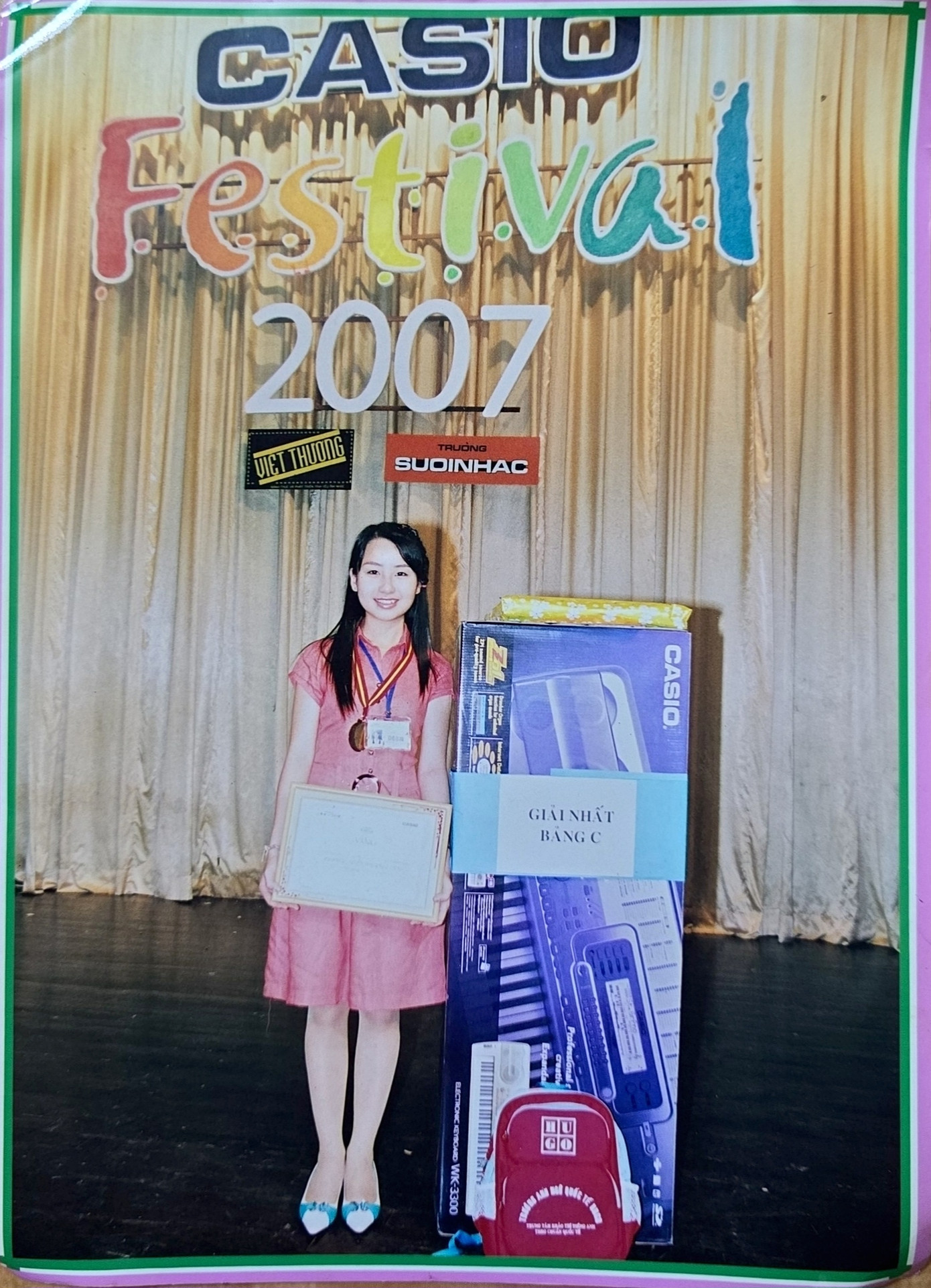 Phương Thảo giành Huy chương Vàng bảng C năm 2007 tại "Liên hoan Casio Festival". Phương Thảo giành Huy chương Vàng bảng C năm 2007 tại "Liên hoan Casio Festival".