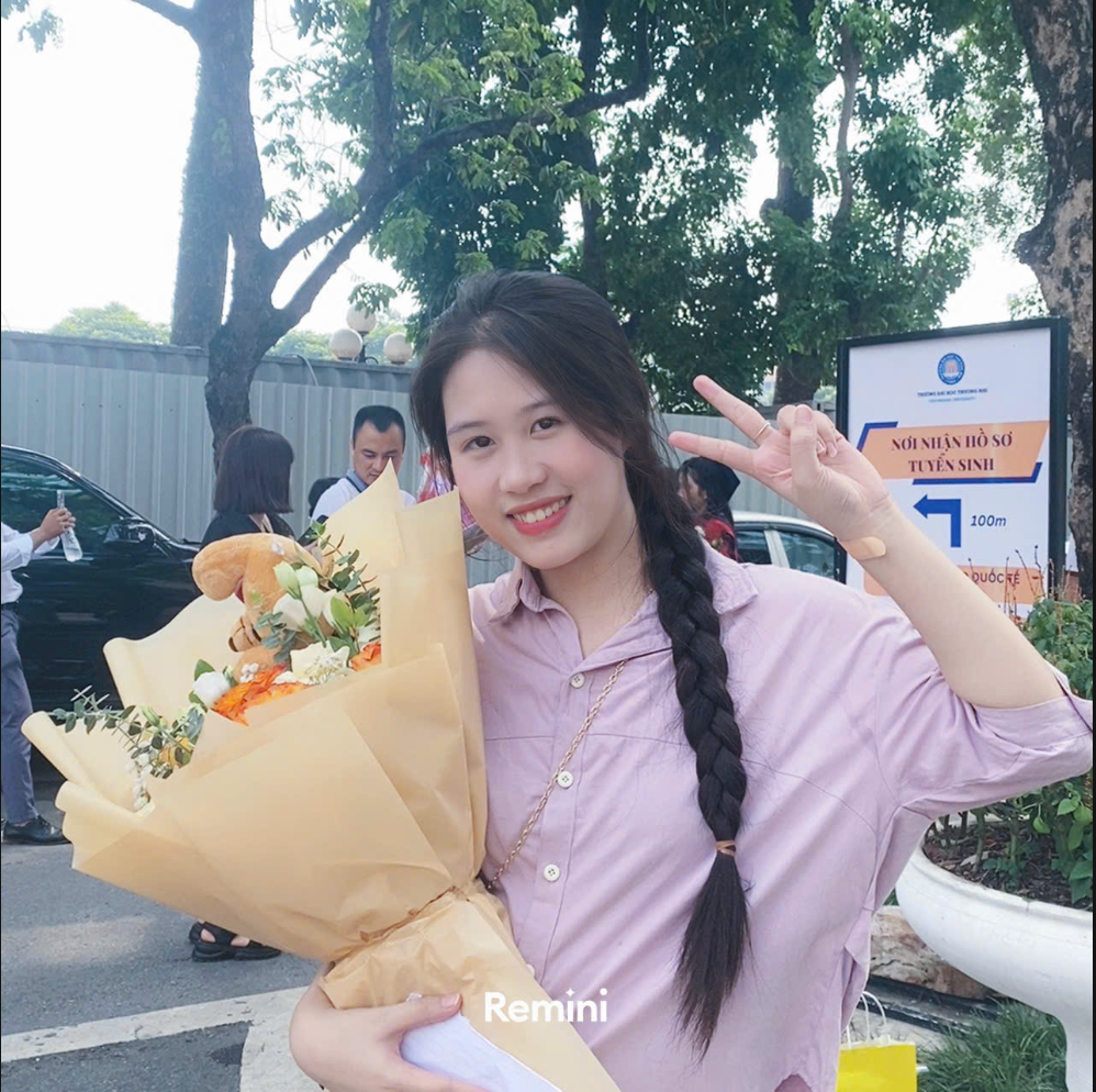 “Động lực giúp mình luôn cố gắng hoàn thành tốt công việc dù là ngày thường hay ngày lễ là vì trách nhiệm với chính doanh nghiệp cũng như công việc mà mình đã chọn. Bên cạnh đó thì chế độ lương thưởng ngày lễ cũng khá hấp dẫn”, cô chia sẻ thêm.