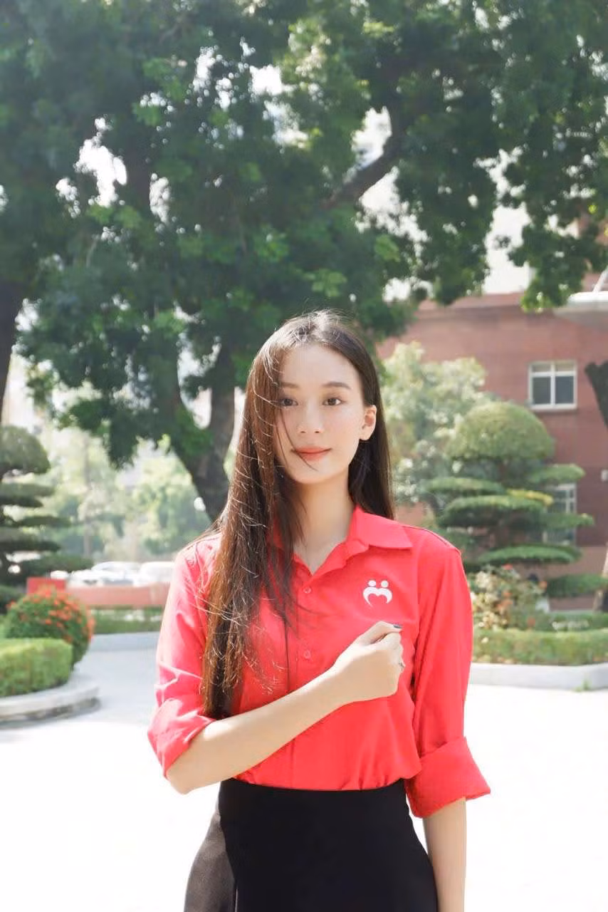 Cô từng là Miss Volunteer 2024 - Hoa khôi Hội thanh niên vận động hiến máu Việt Nam. Cô từng là Miss Volunteer 2024 - Hoa khôi Hội thanh niên vận động hiến máu Việt Nam.