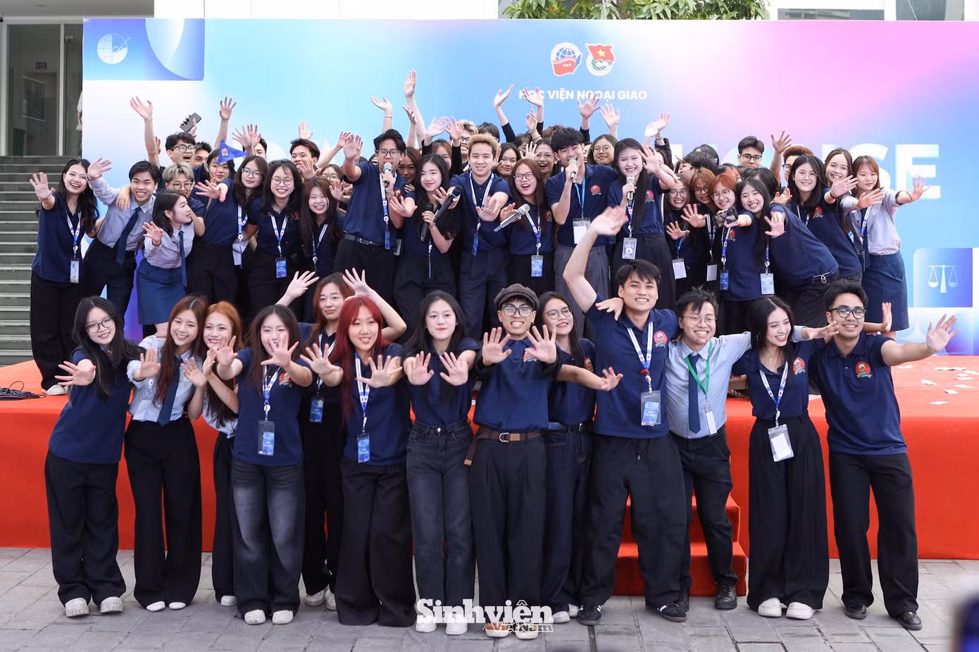 DAV Open House 2025 không chỉ cung cấp thông tin tuyển sinh, mà còn mở ra một hành trình trải nghiệm đầy cảm hứng. Sự kiện đã tiếp thêm động lực, giúp các bạn học sinh tự tin chinh phục kỳ thi Đại học và định hướng rõ ràng cho tương lai học tập tại Học viện Ngoại giao.
