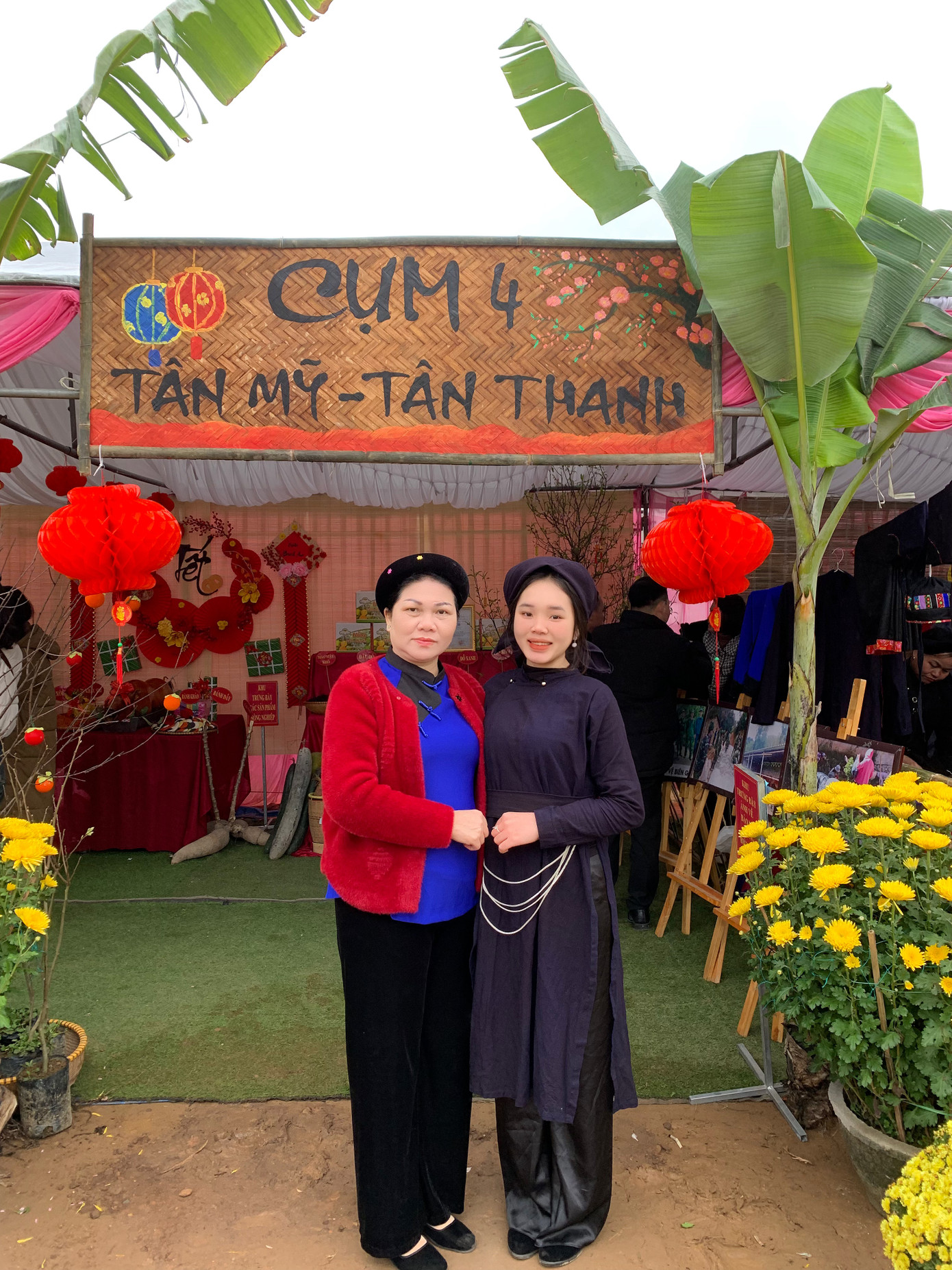 Bằng tài năng và nỗ lực cố gắng,Thùy Linh trở thành cô học trò xuất sắc nhất của Nghệ nhân ưu tú Hoàng Thúy. Bằng tài năng và nỗ lực cố gắng,Thùy Linh trở thành cô học trò xuất sắc nhất của Nghệ nhân ưu tú Hoàng Thúy.