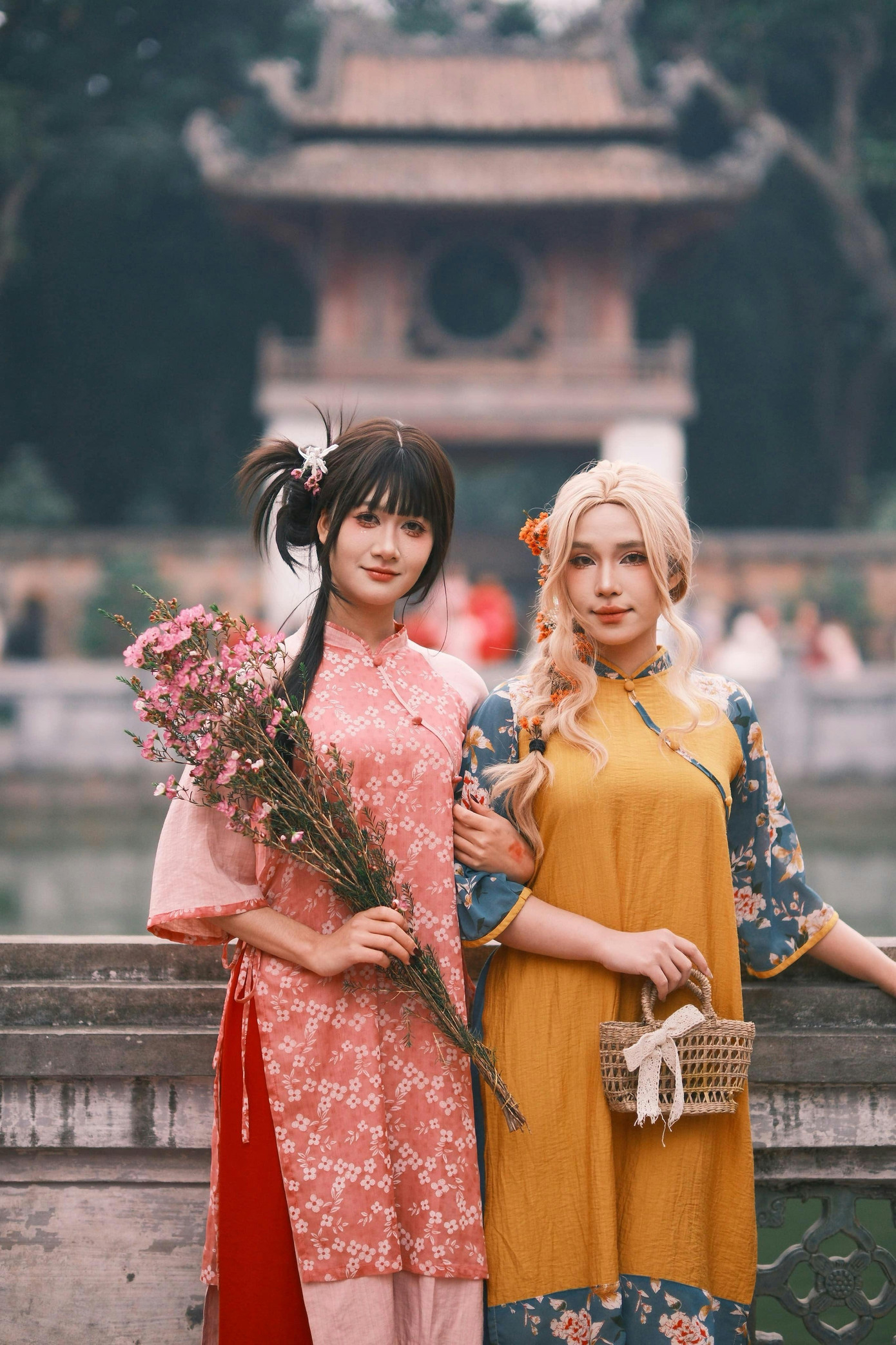 Đối với các bạn trẻ Gen Z, mặc áo dài Tết vừa là để thể hiện danh tính của bản thân, vừa là để tôn vinh nét đẹp văn hóa truyền thống. Ảnh: TBD