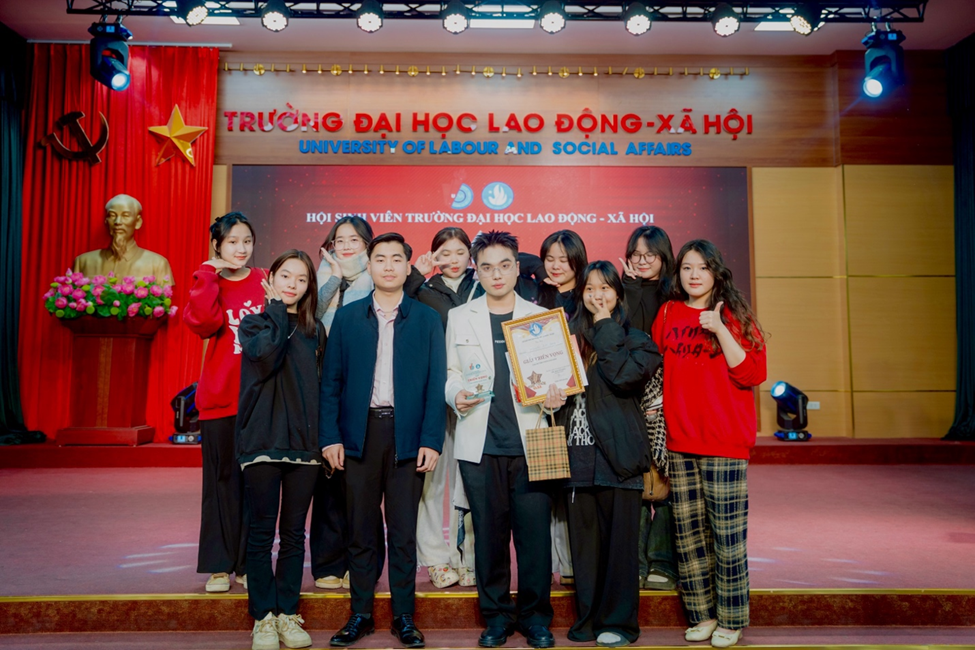 Nam sinh viên 5 tốt lan tỏa tinh thần học tập và cống hiến trong cộng đồng sinh viên ảnh 7 Nam sinh viên 5 tốt lan tỏa tinh thần học tập và cống hiến trong cộng đồng sinh viên ảnh 7