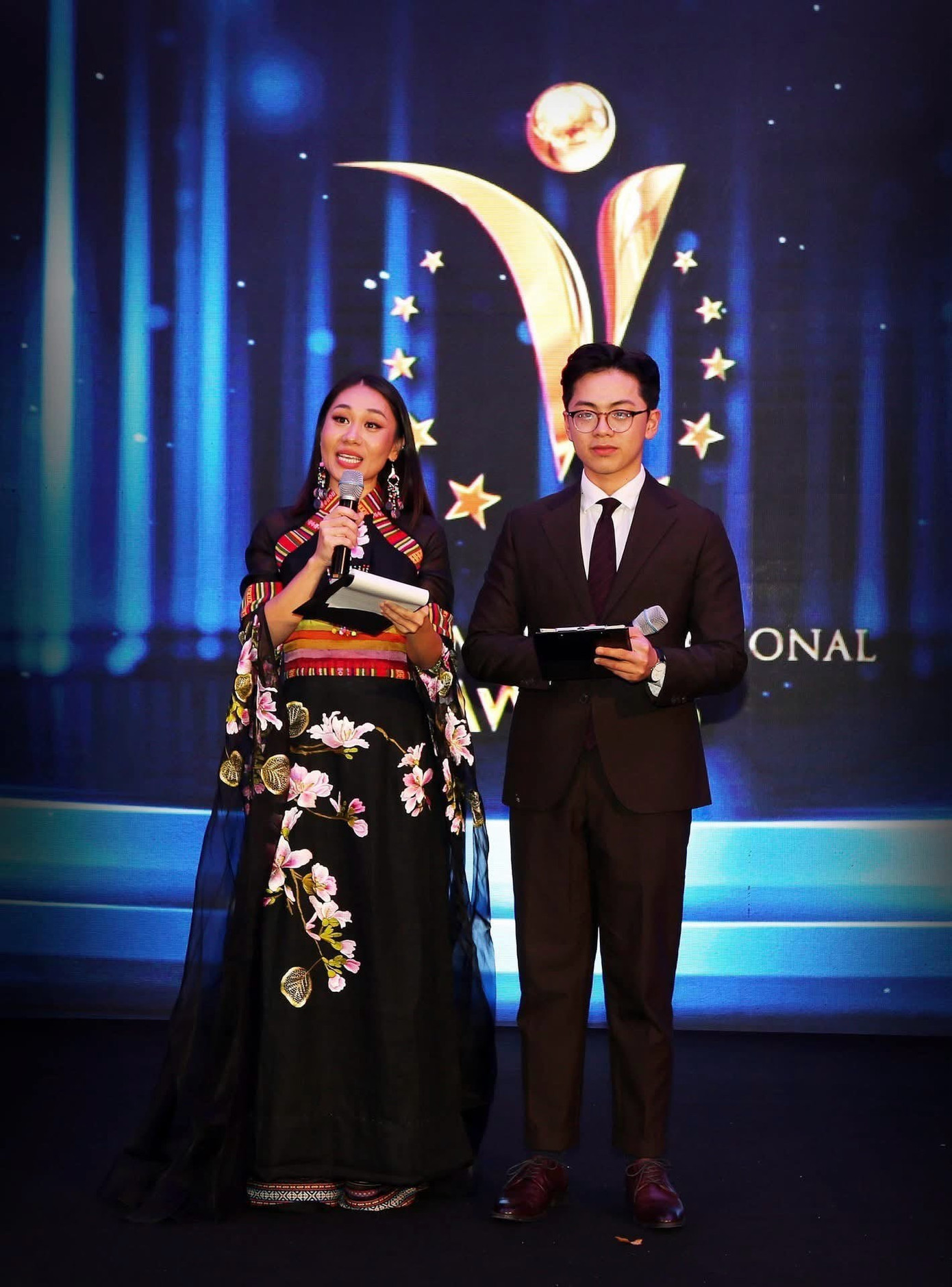 Khi dẫn chương trình về văn hóa, Thành Hưng luôn tích cực quảng bá nét đẹp văn hóa Việt Nam, góp phần lan tỏa giá trị truyền thống tại các sự kiện cộng đồng.