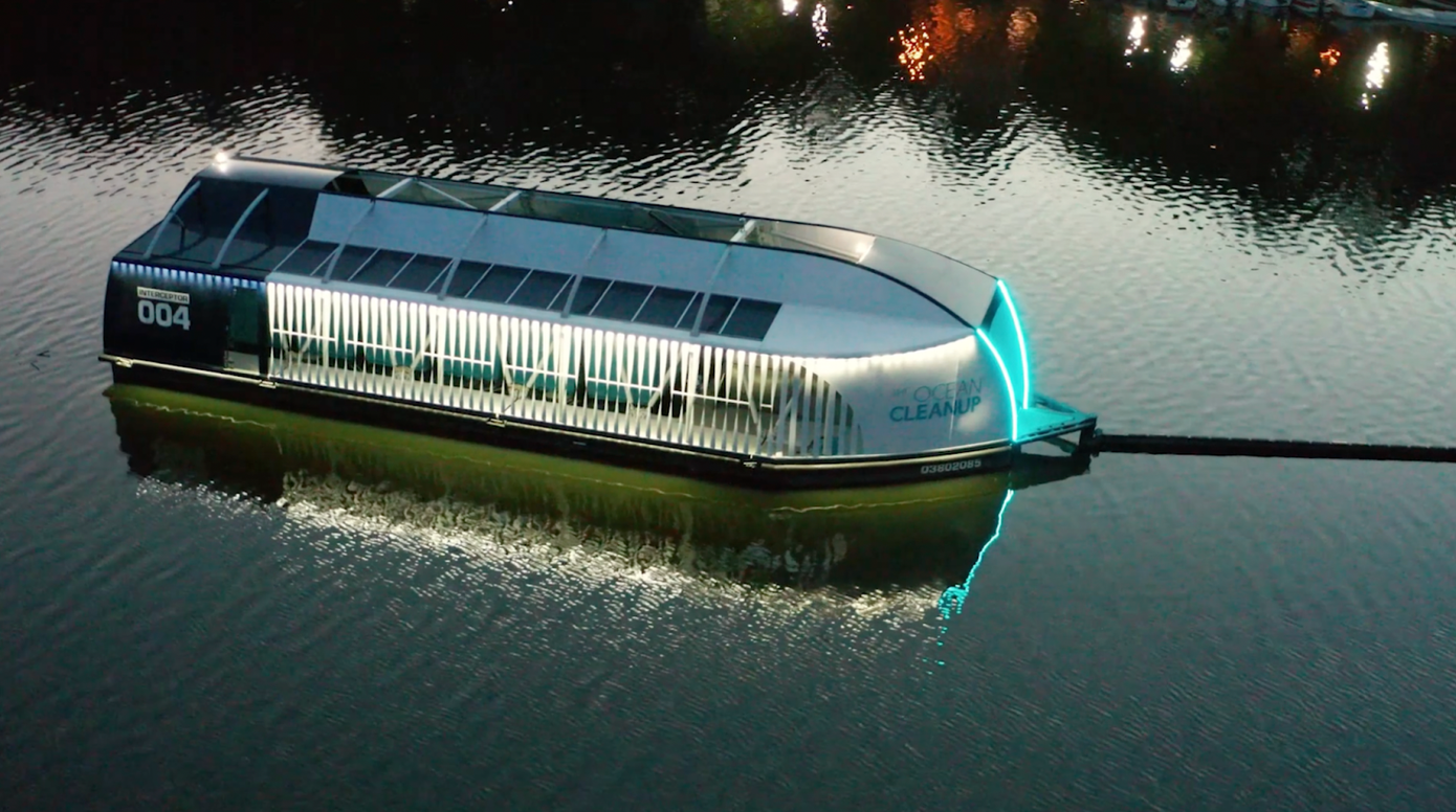 Hệ thống thu gom rác thải nhựa, làm sạch sông ngòi - Interceptor trên sông Cần Thơ. Hệ thống thu gom rác thải nhựa, làm sạch sông ngòi - Interceptor trên sông Cần Thơ.