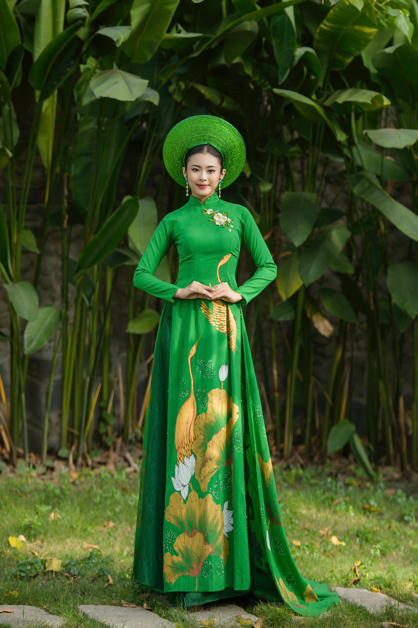 Nguyễn Trang duyên dáng trong Bộ sưu tập Áo dài “Làng Lúa - Làng Sen” của Nhà thiết kế Huy Doãn tại Hội thi “Duyên dáng Áo dài Thủ Đức 2025”. Nguyễn Trang duyên dáng trong Bộ sưu tập Áo dài “Làng Lúa - Làng Sen” của Nhà thiết kế Huy Doãn tại Hội thi “Duyên dáng Áo dài Thủ Đức 2025”.